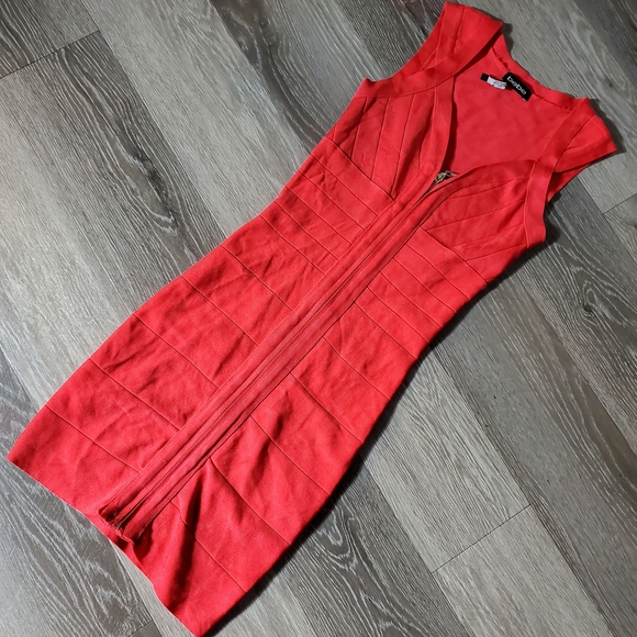 Deep V Zipper Bodycon Dress by Bebe ASO Isabelle Lightwood - Picture 1 of 3